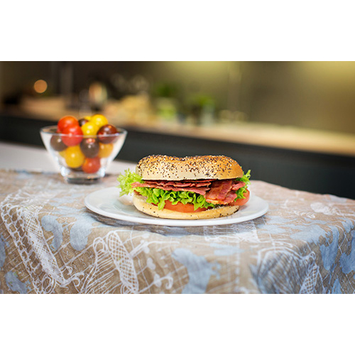 Bagel oignon rouge et graines 12.5 cm - 125 g x 48 pc